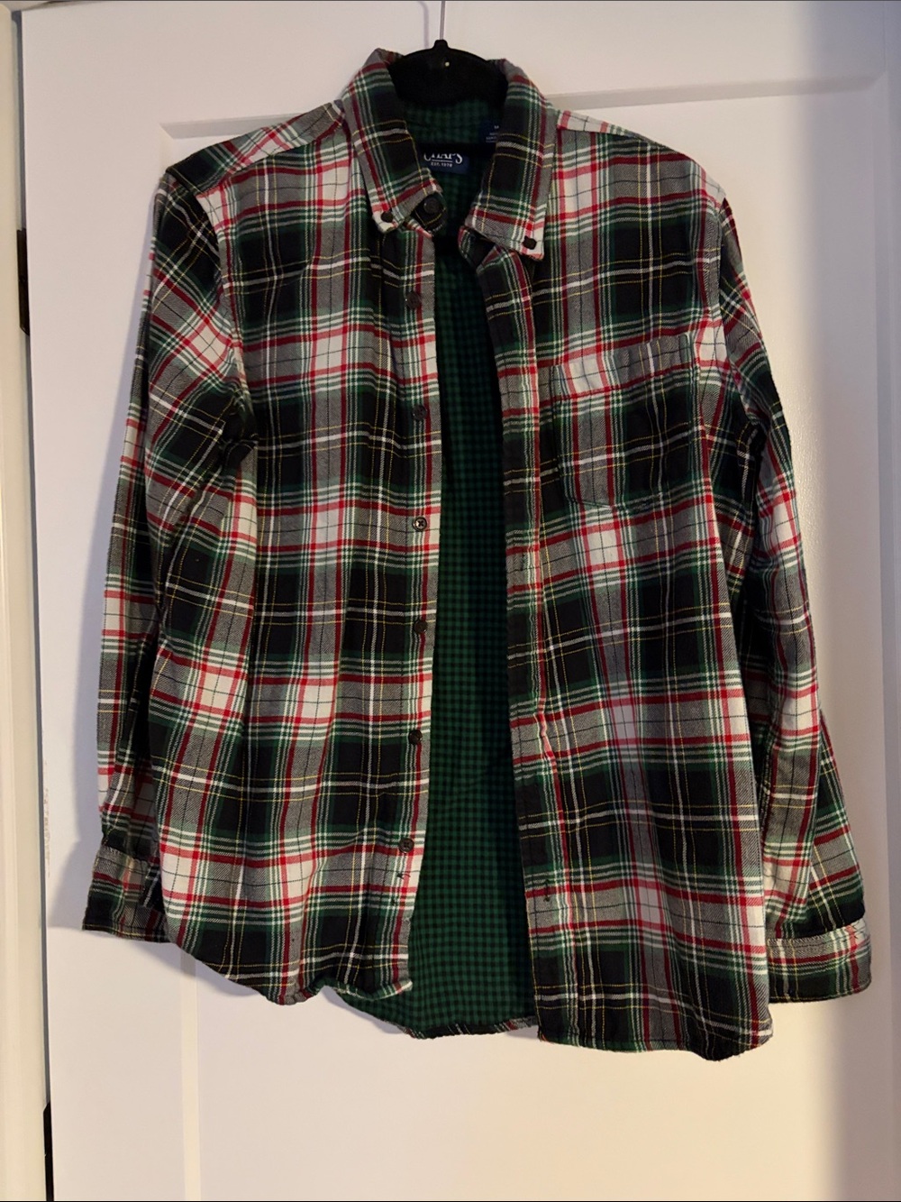 Men's Green Plaid Button-Up Shirt - Classic Flannel Style